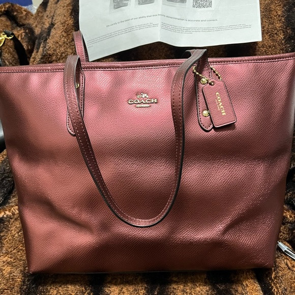 Coach NWOT Metallic Cherry City Zip Tote
